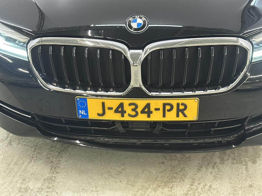 BMW 5 Serie Tour FL'20 BMW 5 Serie Touring 518dA High Executive Edition 5d photo