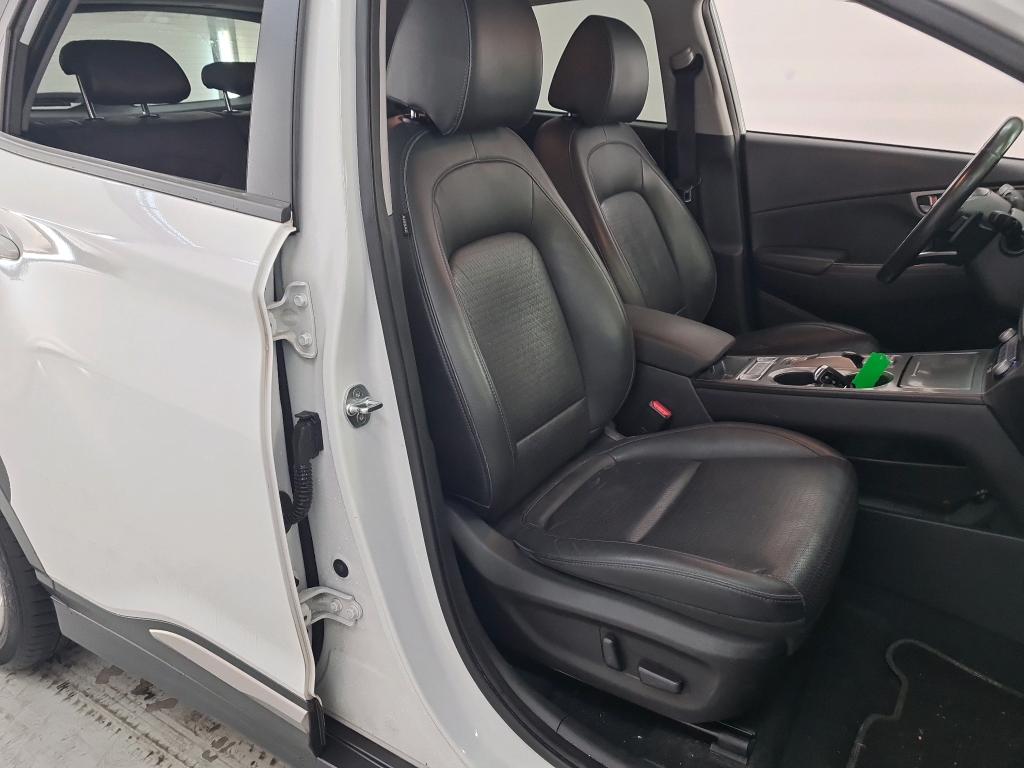 HYUNDAI Kona '17 Hyundai KONA Premium Electric 64 kWh 5d photo