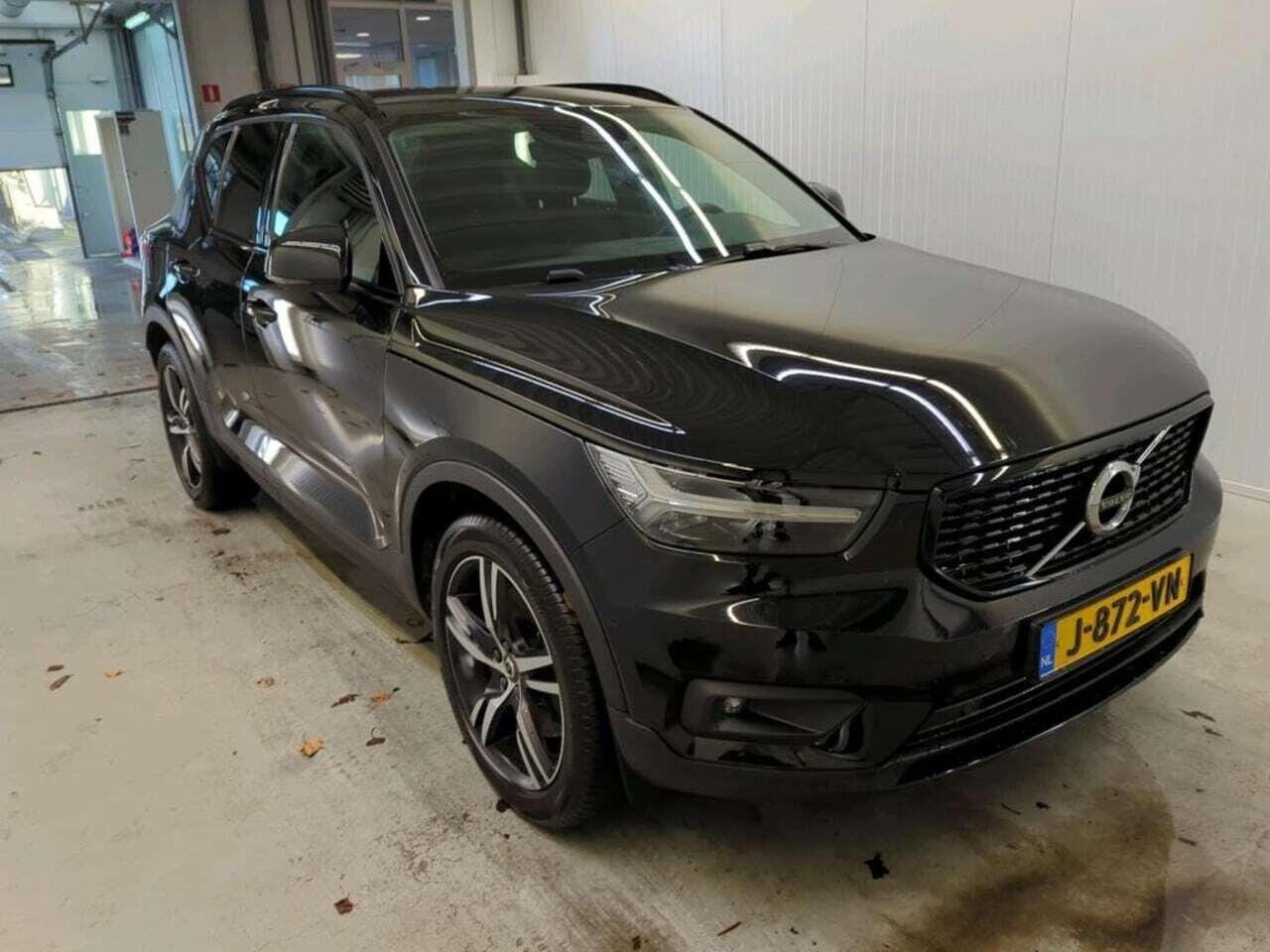 VOLVO XC40 1.5 T4 Recharge i photo