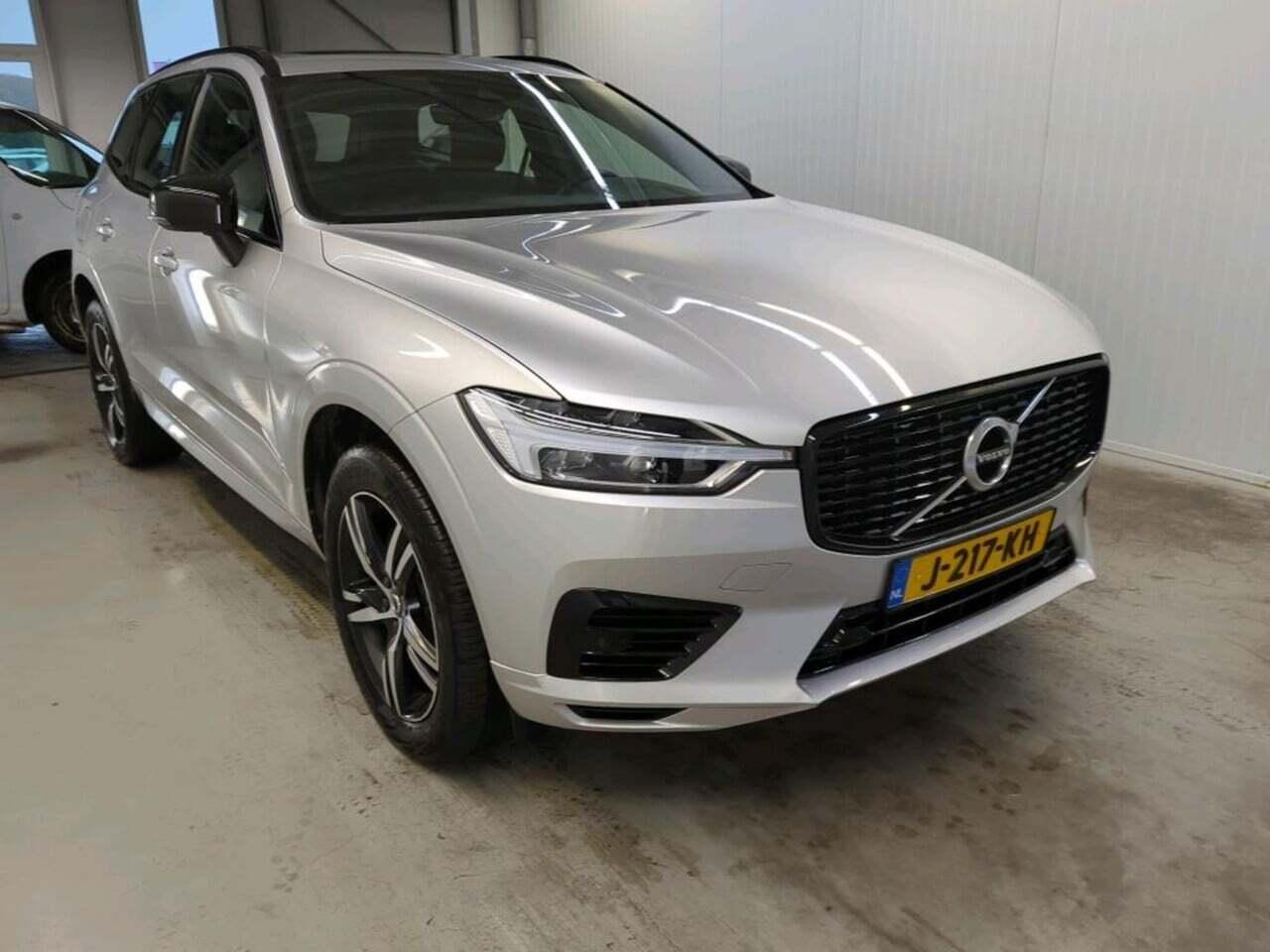 VOLVO XC60 2.0 R photo