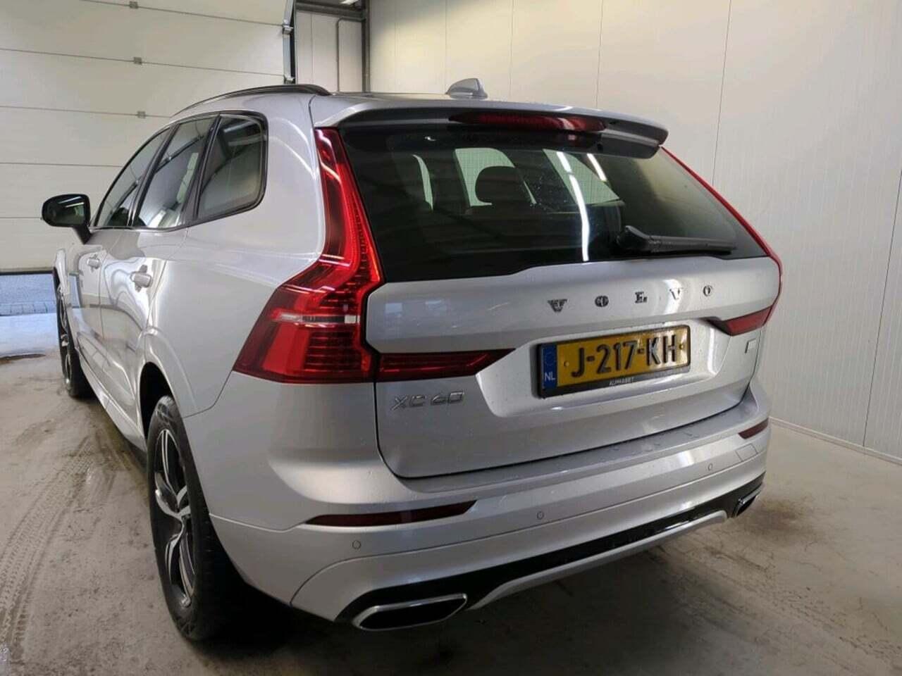 VOLVO XC60 2.0 R photo