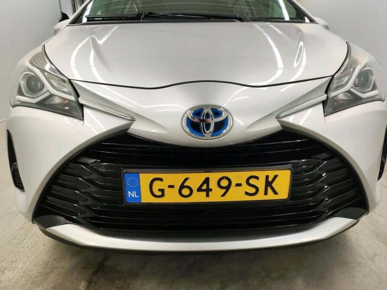 TOYOTA Yaris 1.5 photo