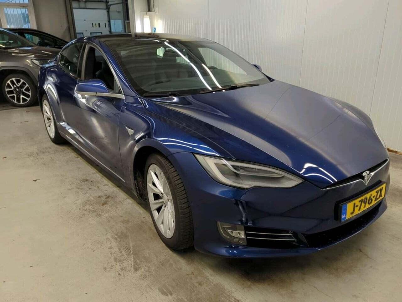 Tesla Model S Long R photo