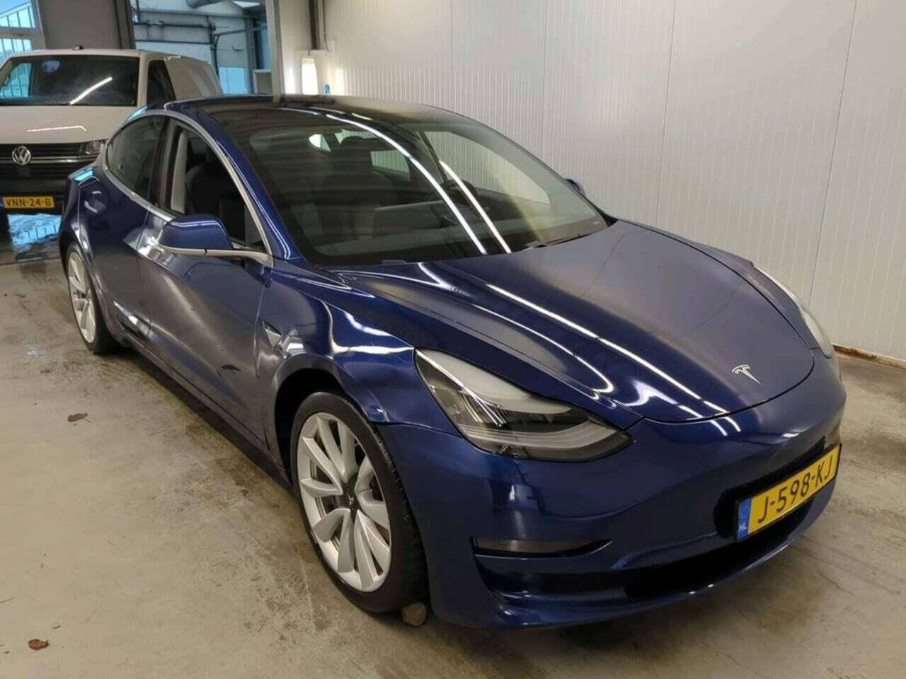 Tesla Model 3 Long R photo