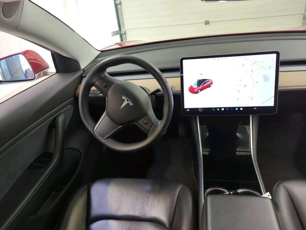 Tesla Model 3 Long R photo