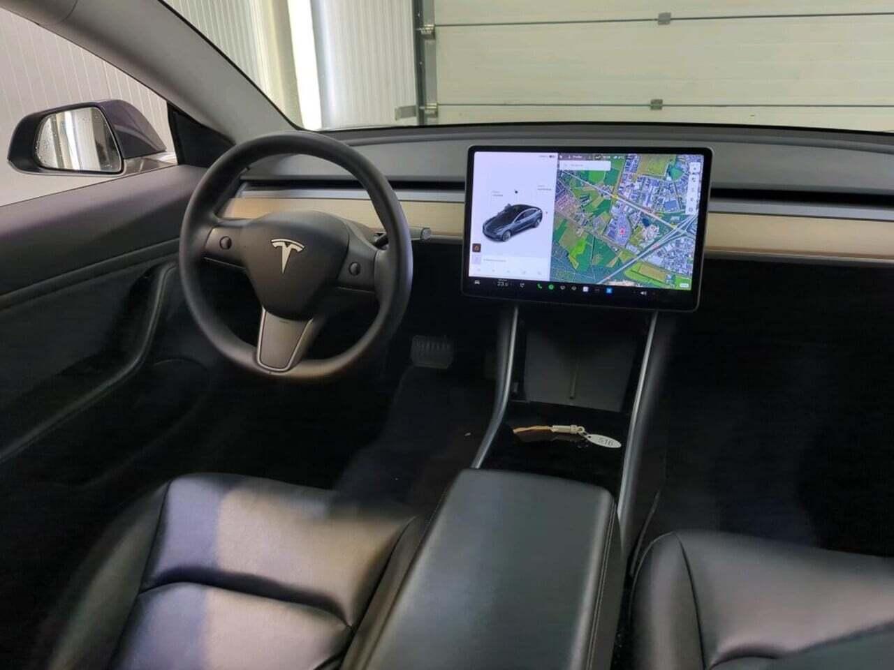 Tesla Model 3 Long R photo