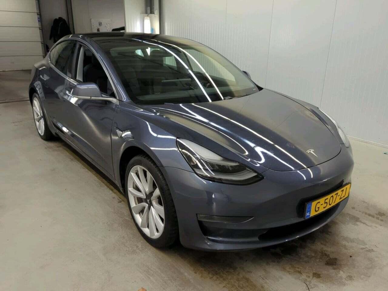 Tesla Model 3 Long R photo