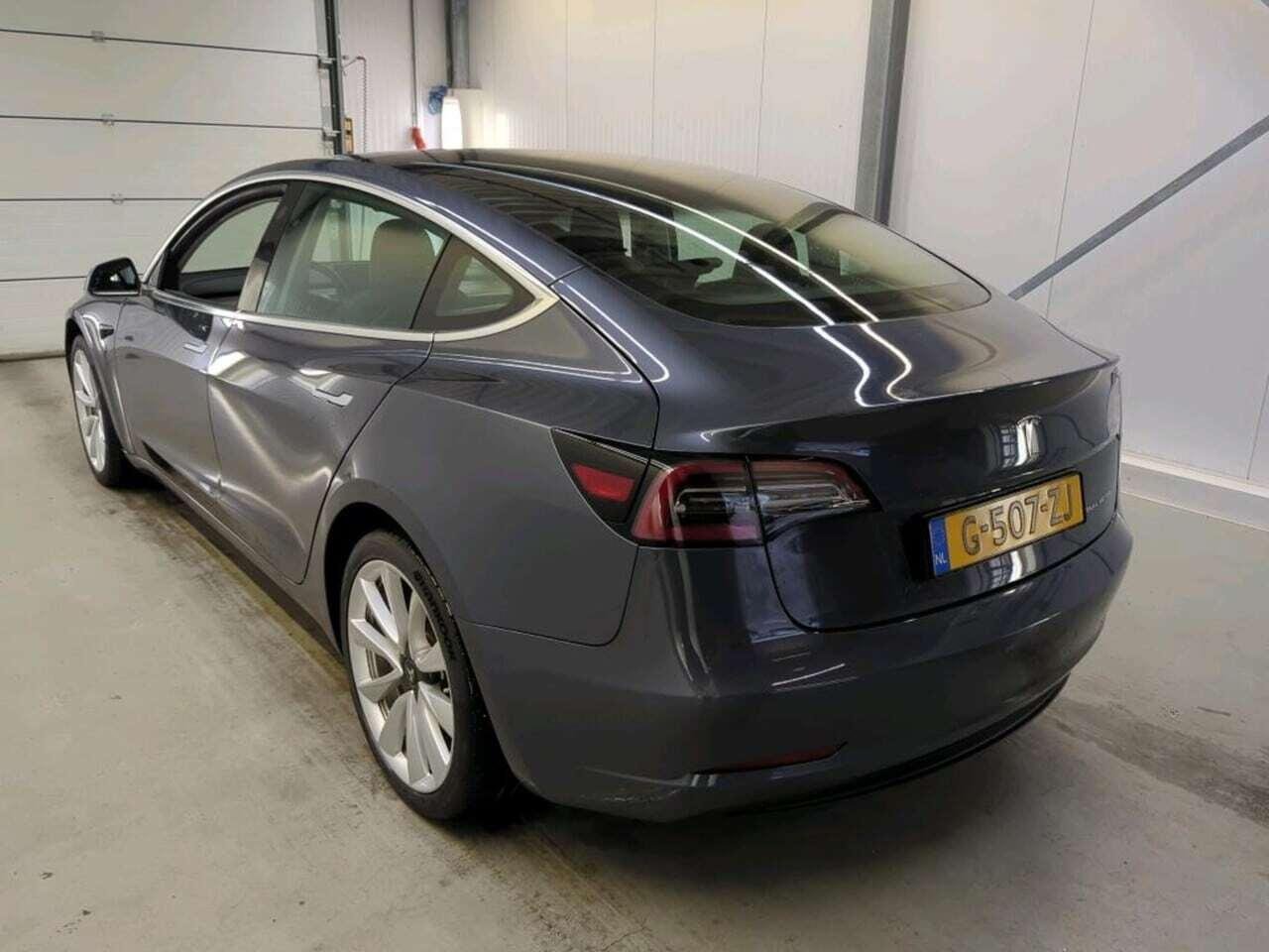 Tesla Model 3 Long R photo