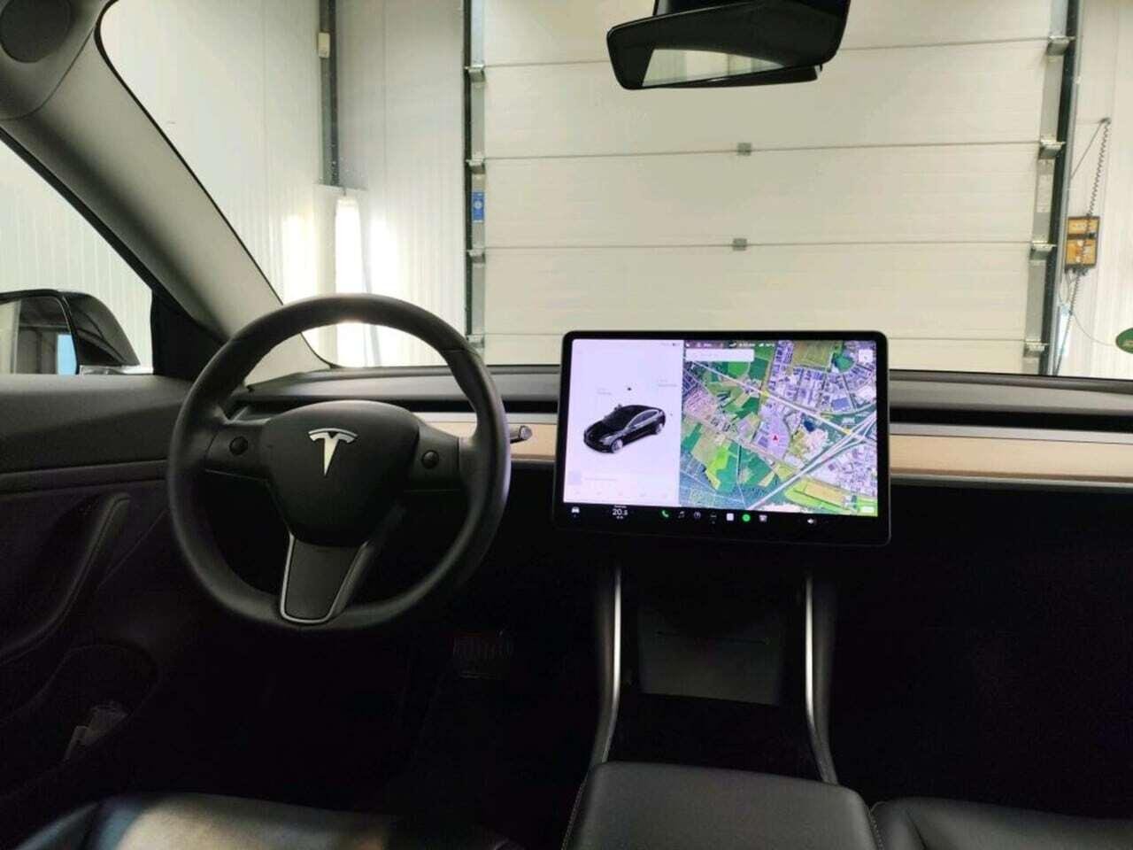 Tesla Model 3 Long R photo