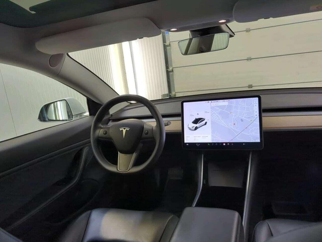 Tesla Model 3 Long R photo