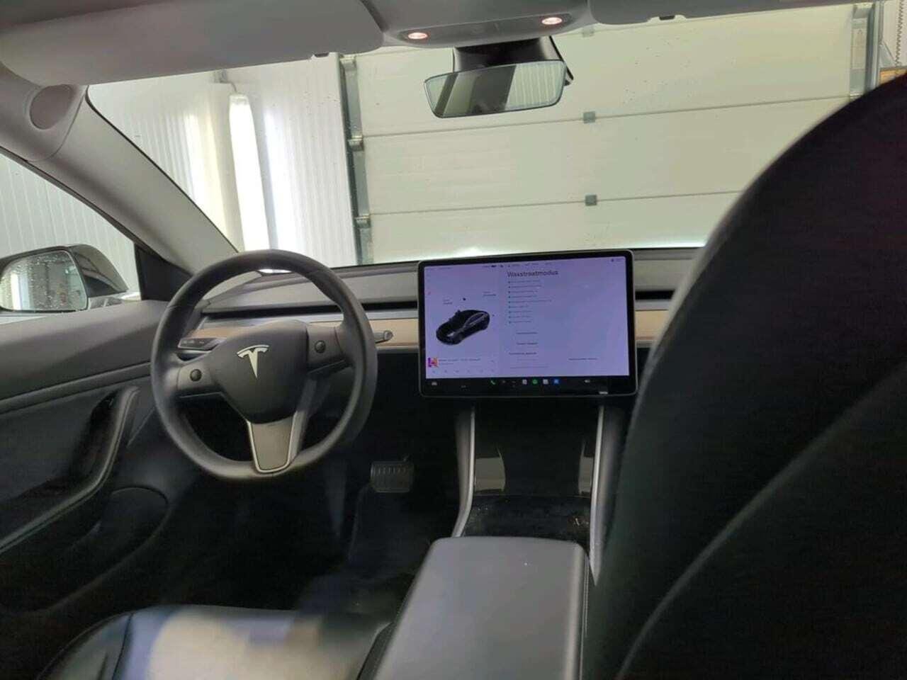 Tesla Model 3 Long R photo