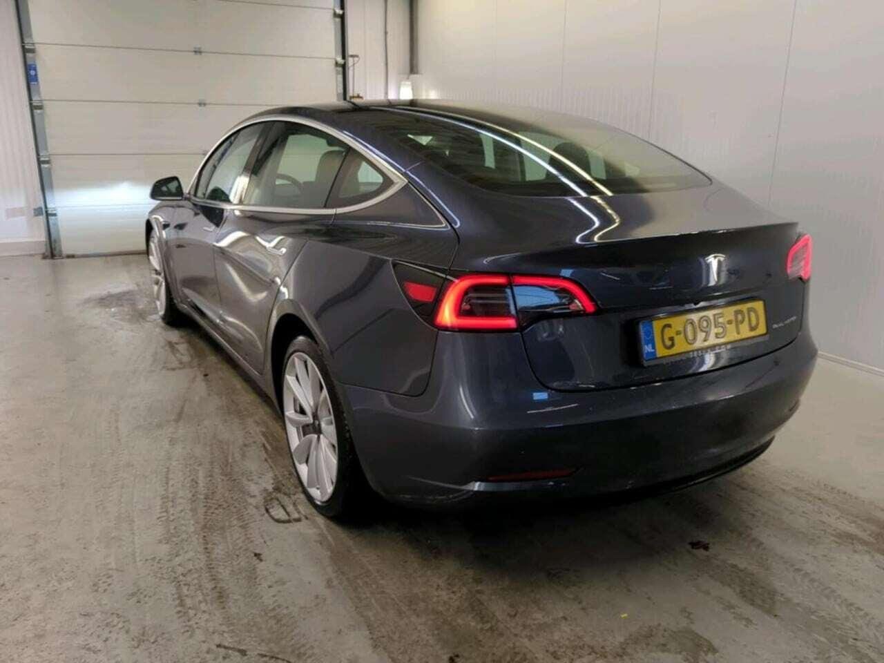 Tesla Model 3 Long R photo