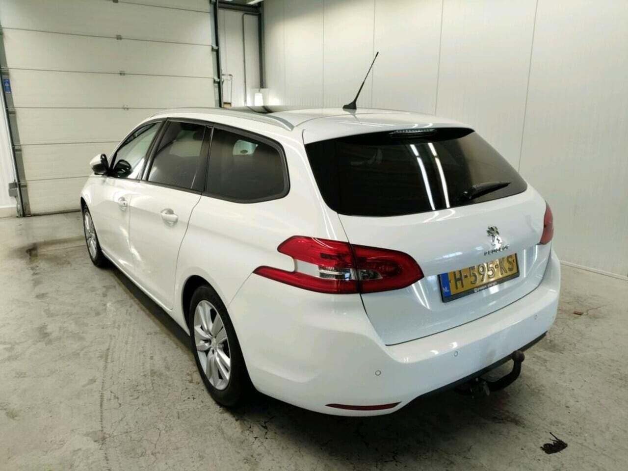 PEUGEOT 308 SW 1.2 photo