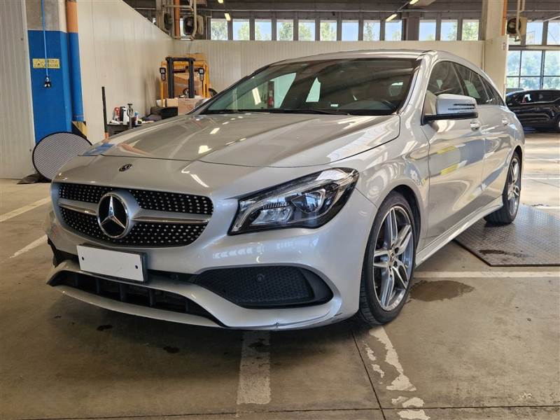 Mercedes 5 MERCEDES-BENZ CLA SHOOTING BRAKE / 2016 / 5P / STATION WAGON CLA 180 D AUTOMATIC PREMIUM