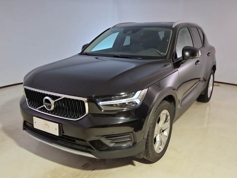 Volvo 34 VOLVO XC40 / 2017 / 5P / SUV D3 GEARTRONIC MOMENTUM