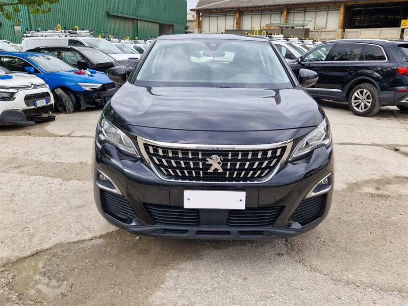 Peugeot 130BSPRO1 PEUGEOT 3008 / 2016 / 5P / SUV BLUEHDI 130 SeS BUSINESS photo