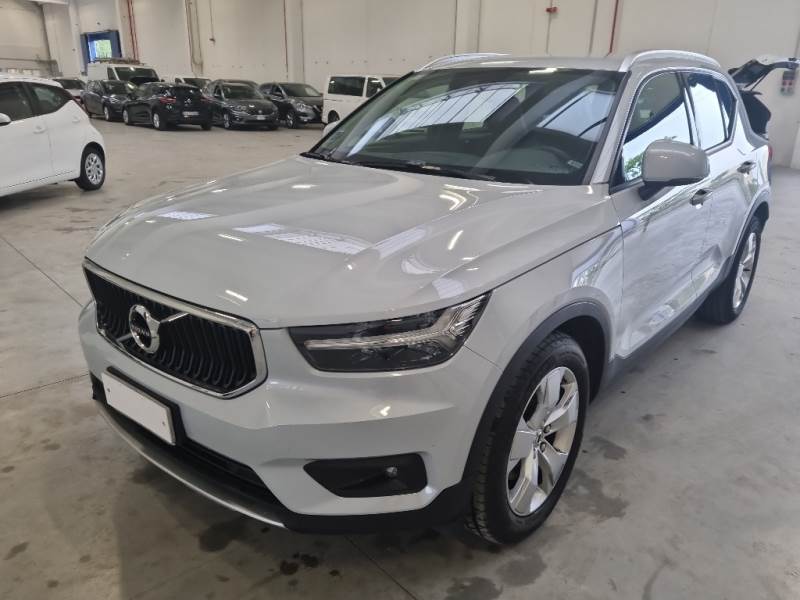 Volvo 51 VOLVO XC40 / 2017 / 5P / SUV D3 AWD GEARTRONIC BUSINESS PLUS