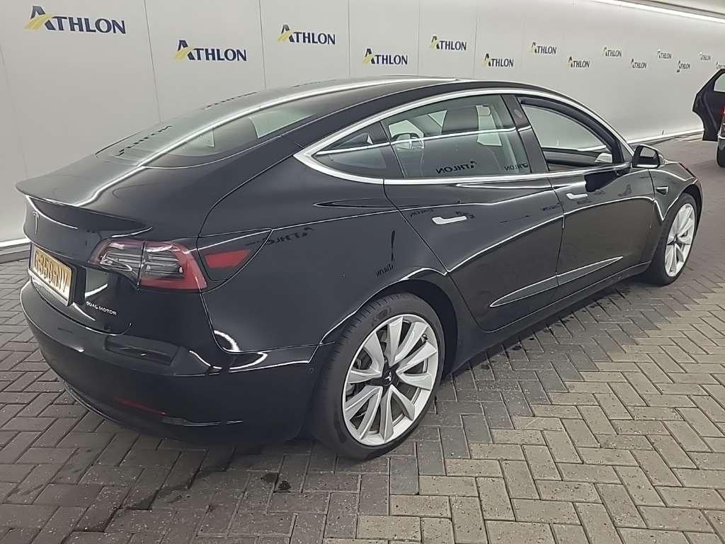 Tesla Model 3 Long Range Dual Motor AWD 4D 335kW photo