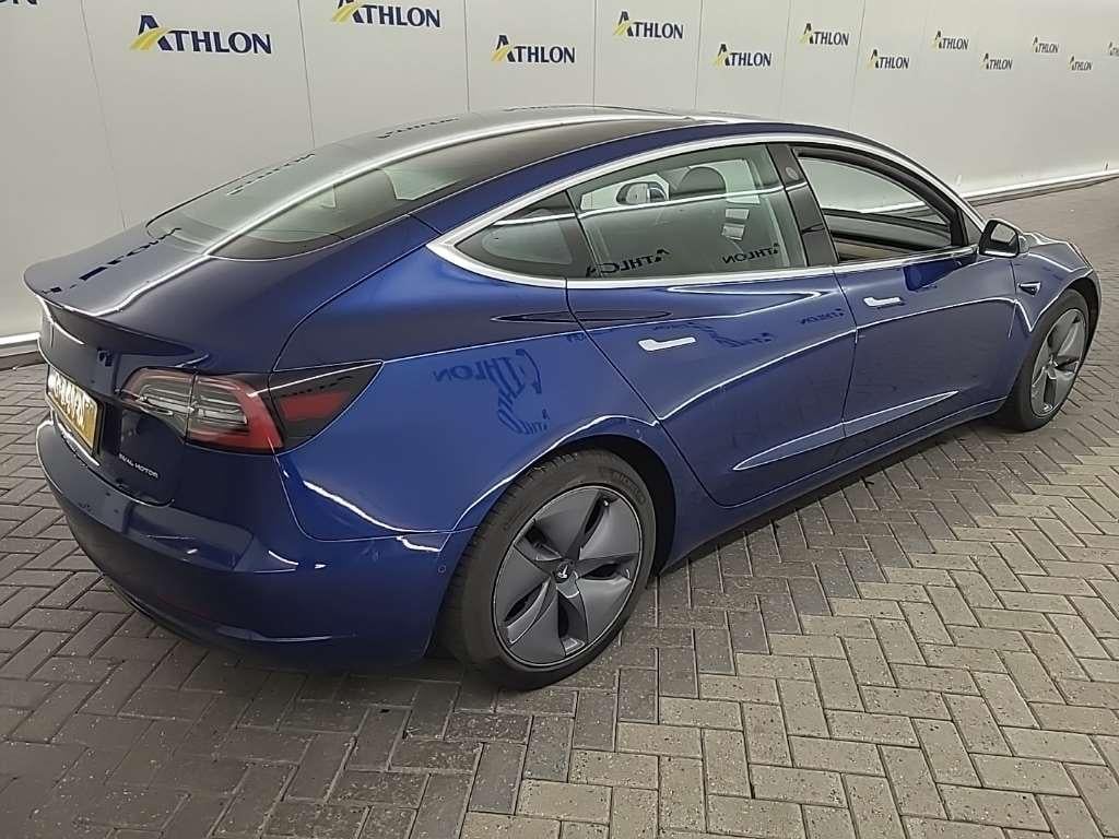 Tesla Model 3 Long Range Dual Motor AWD 4D 335kW photo