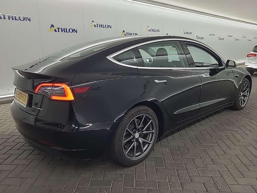 Tesla Model 3 Long-Range Dual Motor AWD Launch Version 4D 258kW photo