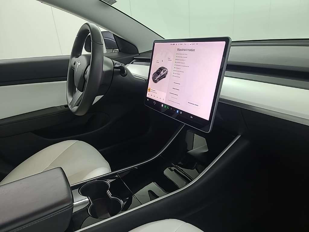 Tesla Model 3 Long Range Dual Motor AWD 4D 350kW photo