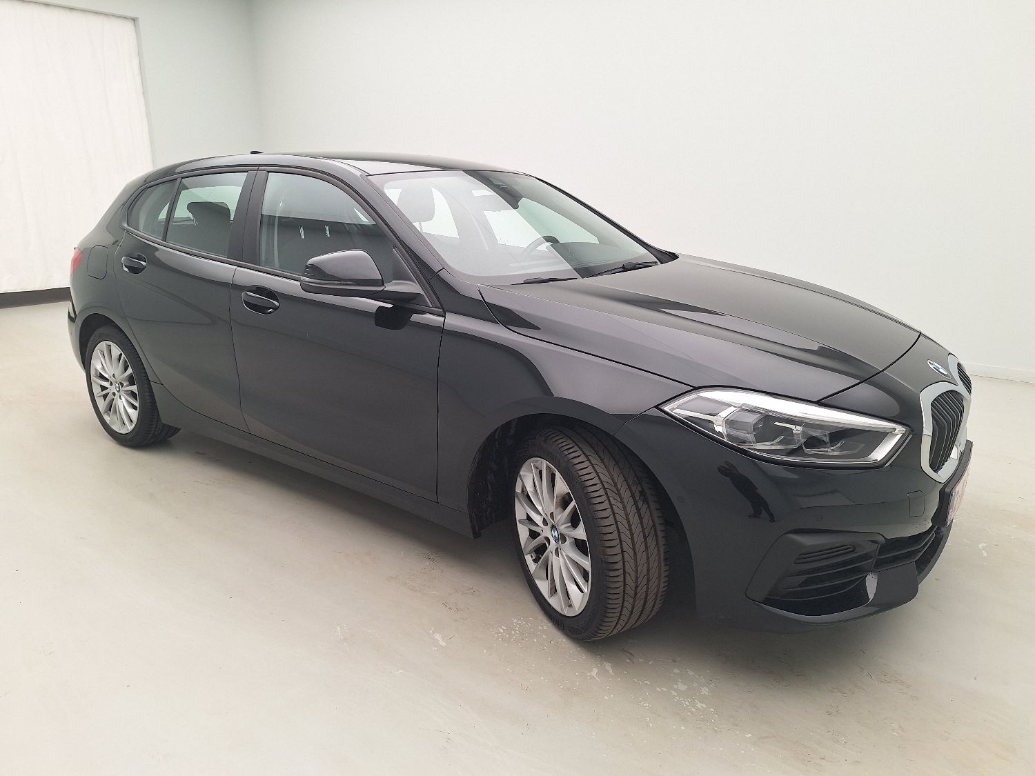 BMW, 1-serie '19, BMW 1 Reeks Hatch 118iA (100 kW) 5d photo