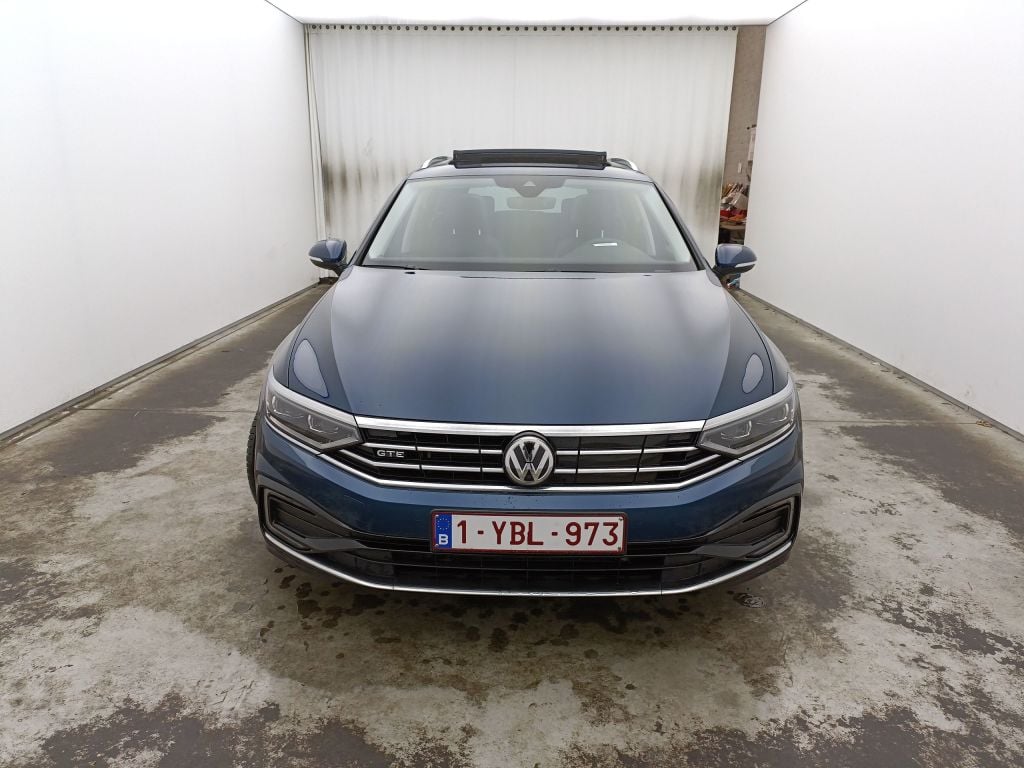 Volkswagen Passat Variant 1.4 TSI DSG6 GTE Business 5d photo