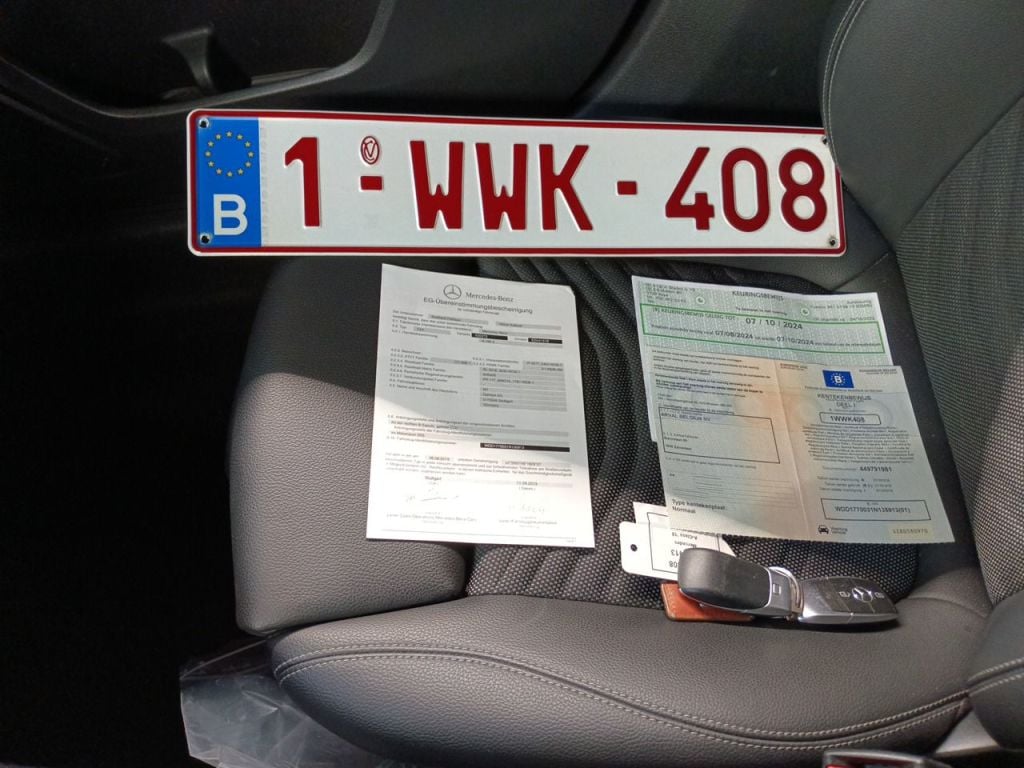 Mercedes-Benz A-Klasse A 180 d DCT Launch Edition 5d photo