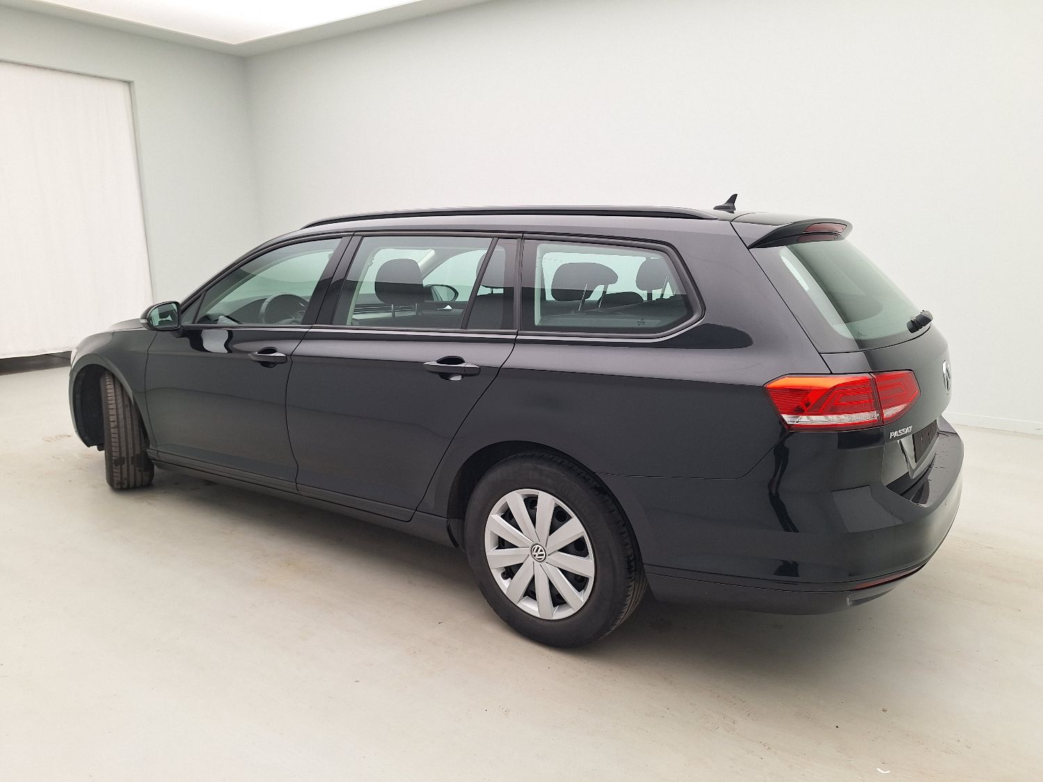 VW, Passat Variant '14, Volkswagen Passat Variant 1.6 TDI Trendline 5d photo