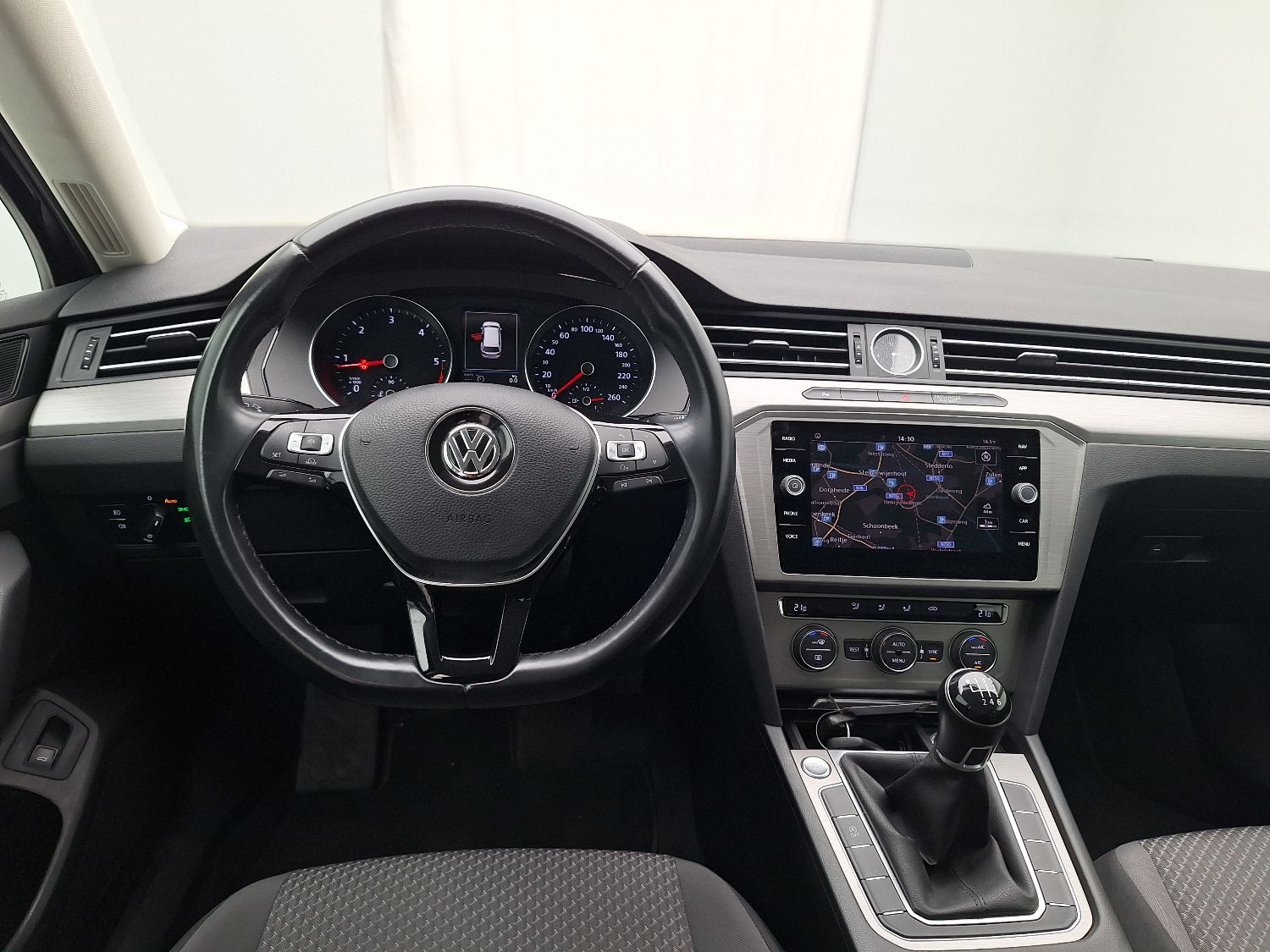 VW, Passat Variant '14, Volkswagen Passat Variant 1.6 TDI Trendline 5d photo