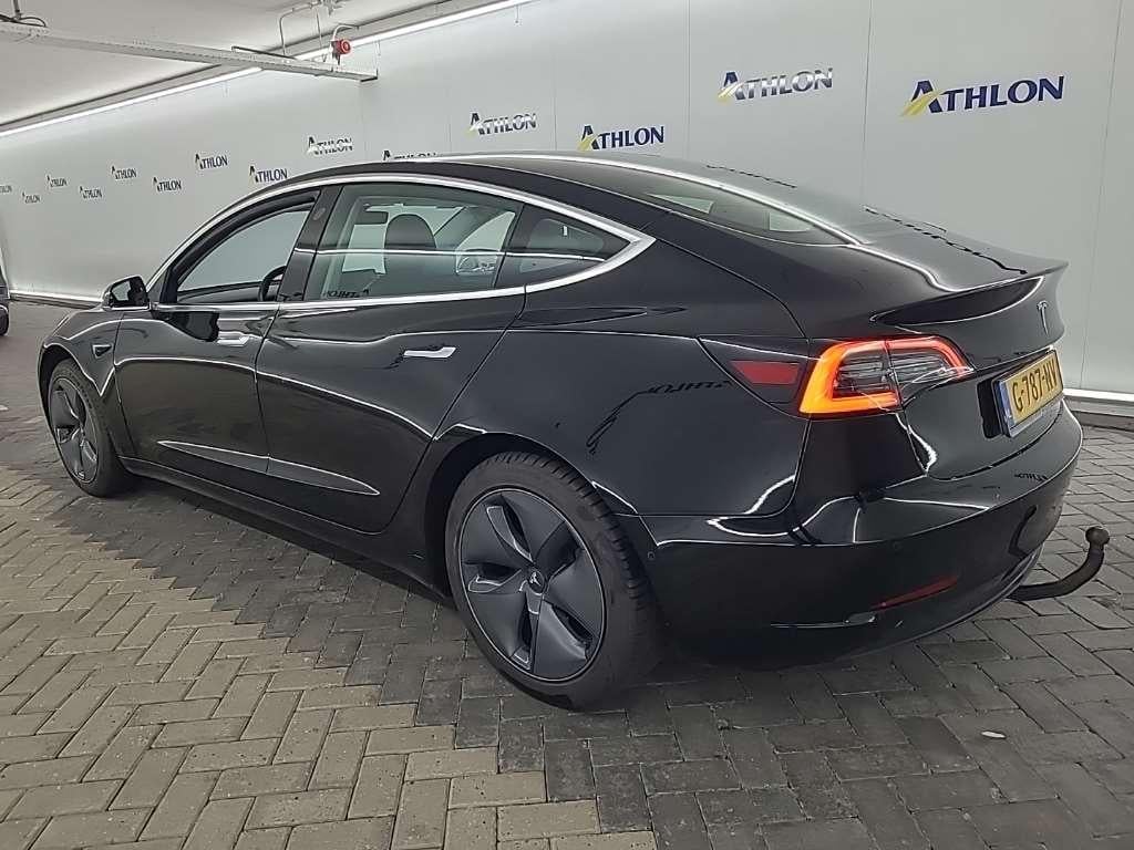 Tesla Model 3 Standard Range Plus RWD 4D 211kW photo