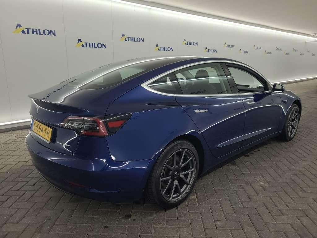 Tesla Model 3 Long Range Dual Motor AWD 4D 335kW photo