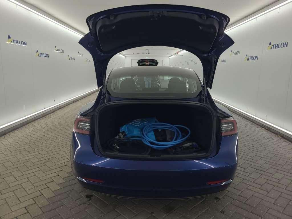 Tesla Model 3 Long Range Dual Motor AWD 4D 335kW photo