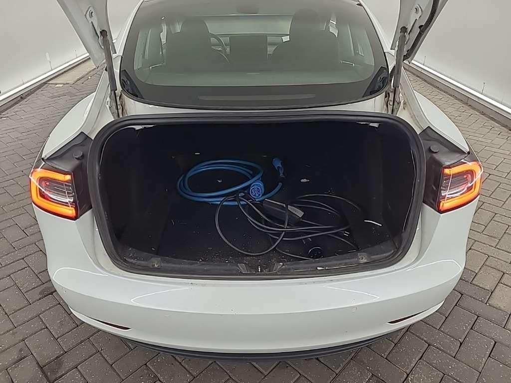 Tesla Model 3 Standard Range Plus RWD 4D 211kW photo