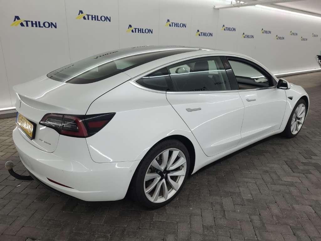 Tesla Model 3 Long Range Dual Motor AWD 4D 350kW photo