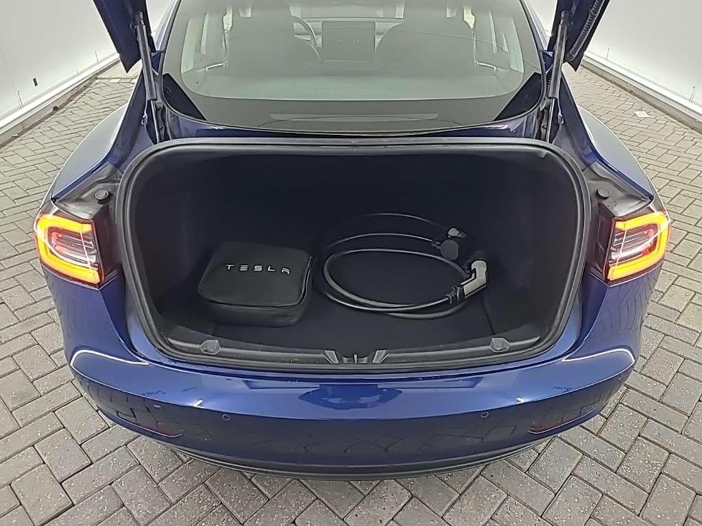 Tesla Model 3 Standard Range Plus RWD 4D 225kW photo