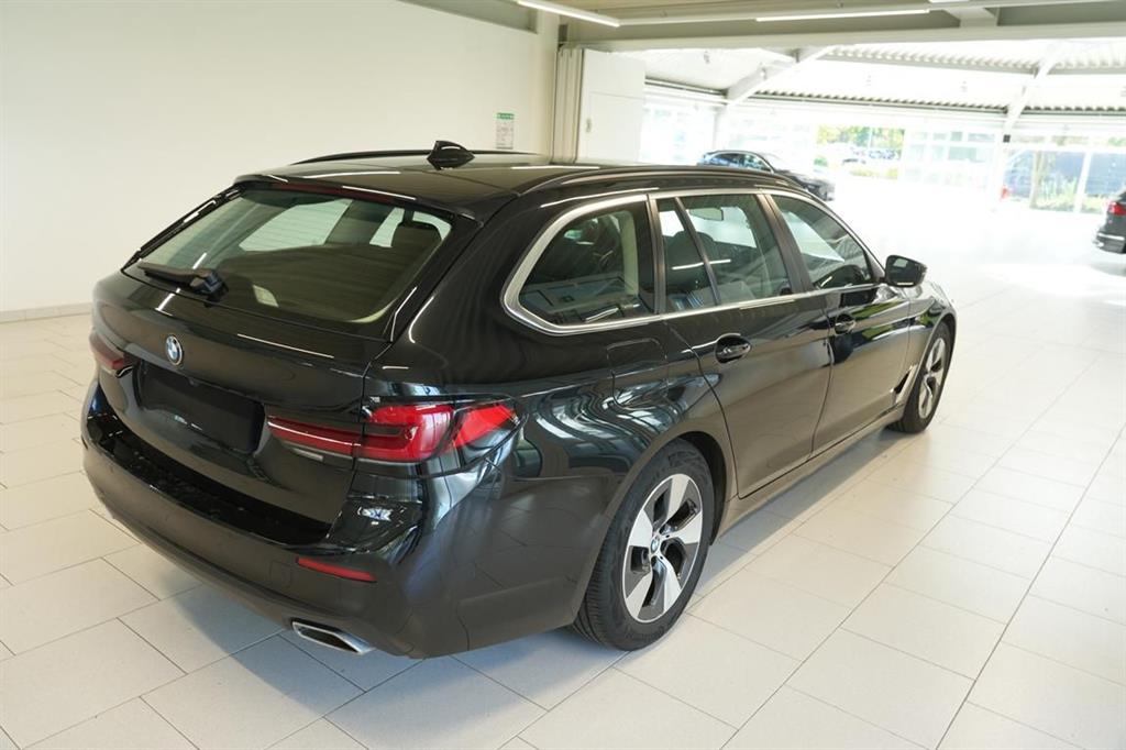 BMW 5-Serie Touring ´16 Baureihe 5 Touring 520 d 2.0 140KW AT8 E6d photo