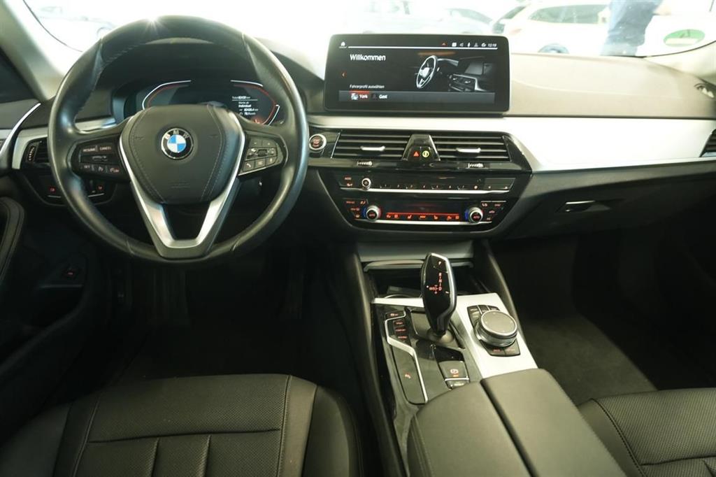 BMW 5-Serie Touring ´16 Baureihe 5 Touring 520 d 2.0 140KW AT8 E6d photo