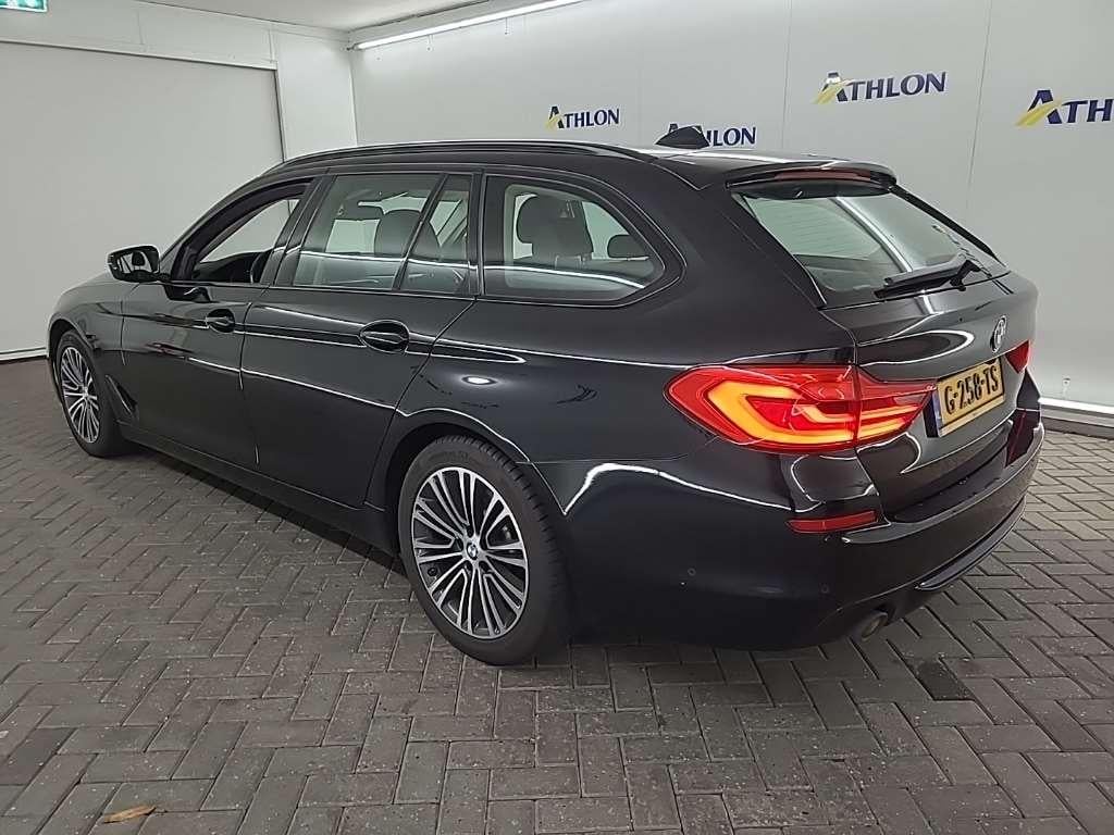 BMW 5-serie Touring 520iA 5D 135kW photo