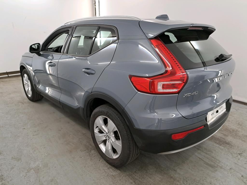 VOLVO XC40 DIESEL 2.0 D3 Momentum Pro Intellisafe Pro Park Assist Premium Audio photo