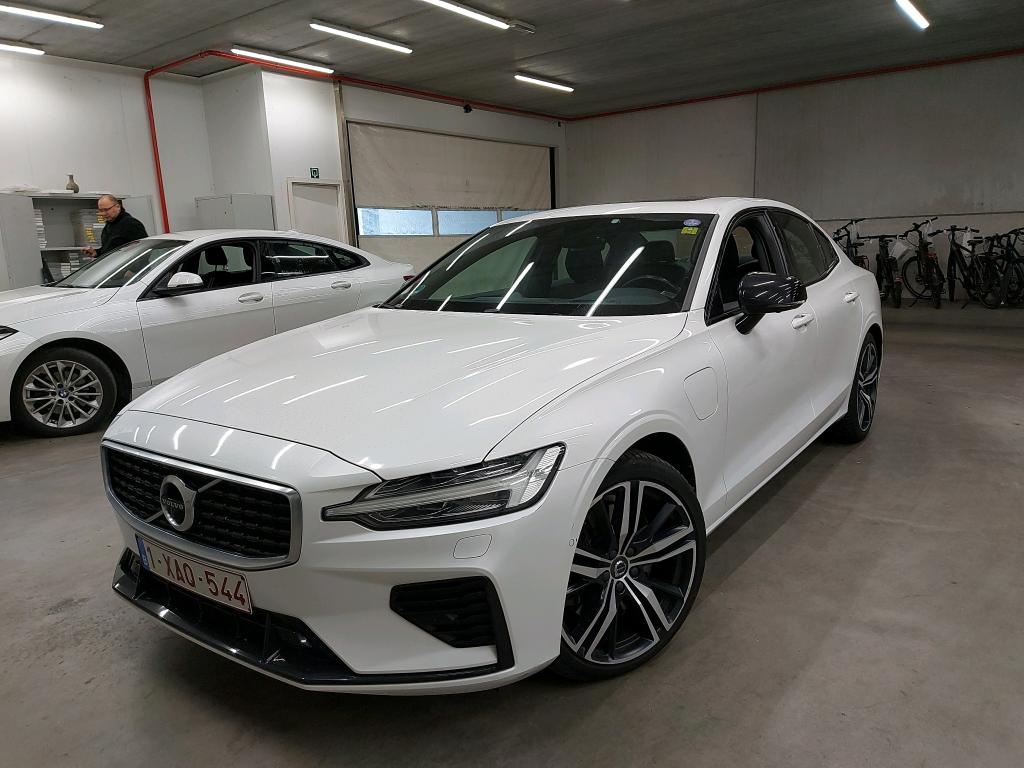 VOLVO - VOL S60 T8 392PK Geartronic R-Design Launch Edition &amp; Luxury Seat &amp; Xenium Pro &amp; Park Pilot With 360 Assist   * HYBRID *