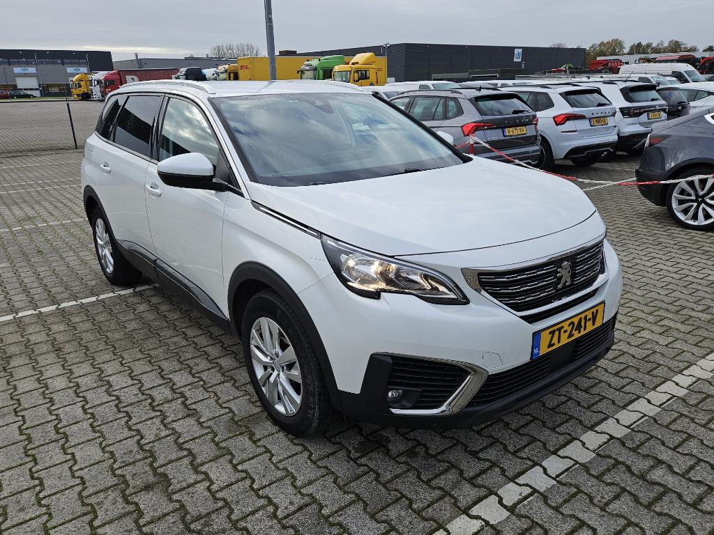 PEUGEOT 5008 96 kW photo