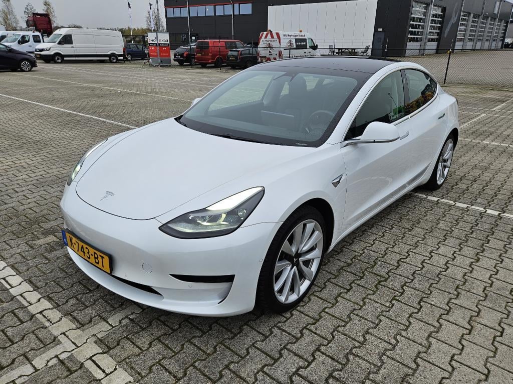 Tesla Model 3 175 kW photo