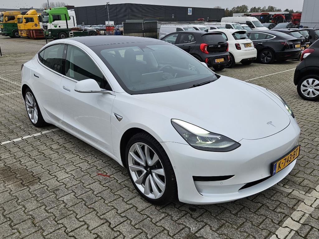 Tesla Model 3 175 kW photo