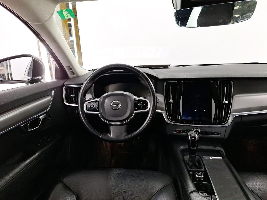 VOLVO V90 DIESEL - 2016 2.0 D3 Momentum Line photo