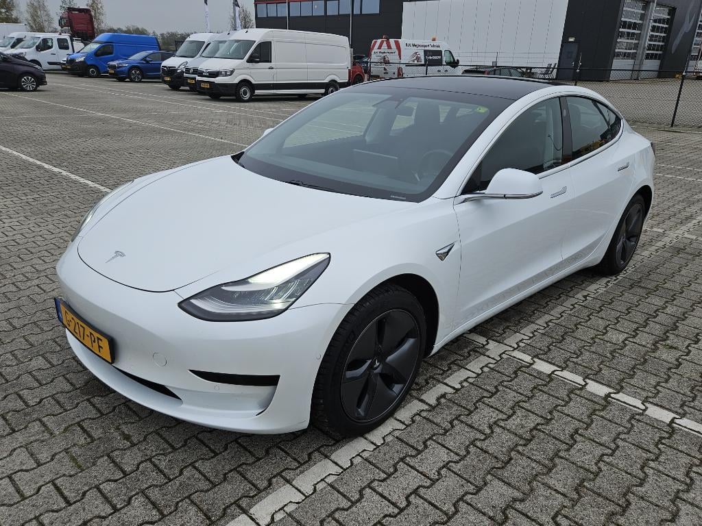 Tesla Model 3 175 kW photo