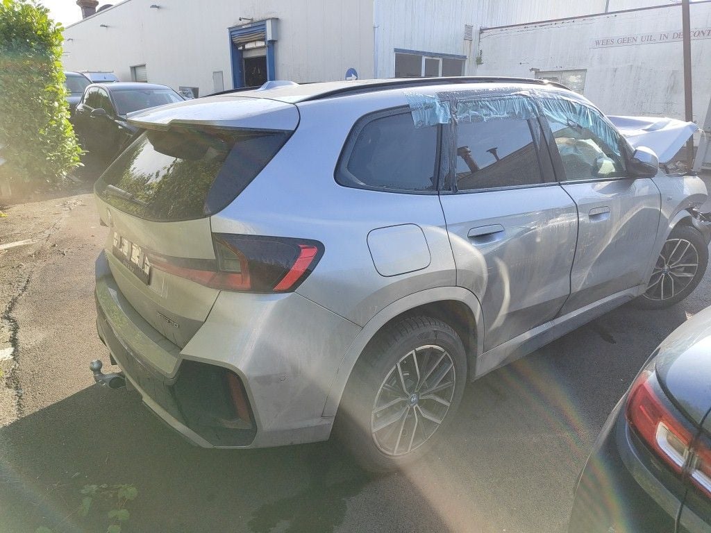 BMW iX1 xDrive30 (200kW) 5d !!Damaged car!!! photo