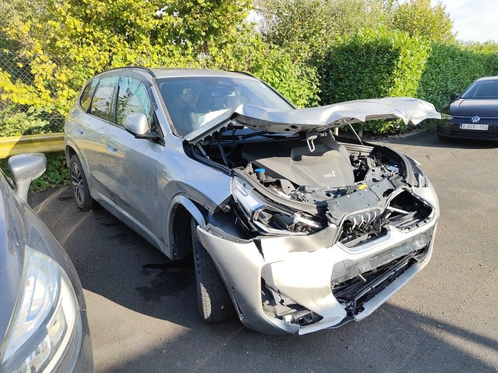 BMW iX1 xDrive30 (200kW) 5d !!Damaged car!!! photo