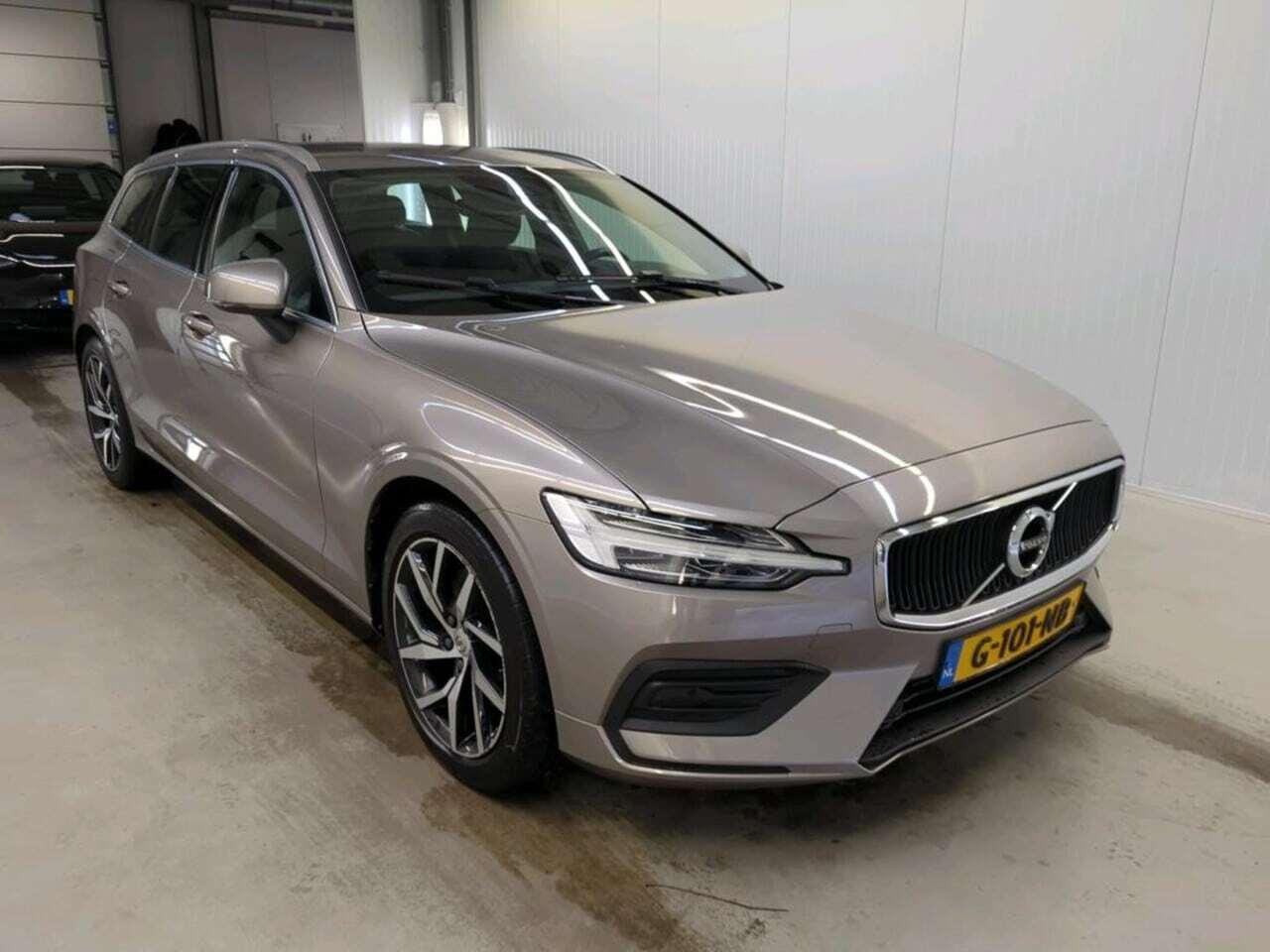 VOLVO V60 2.0 T photo