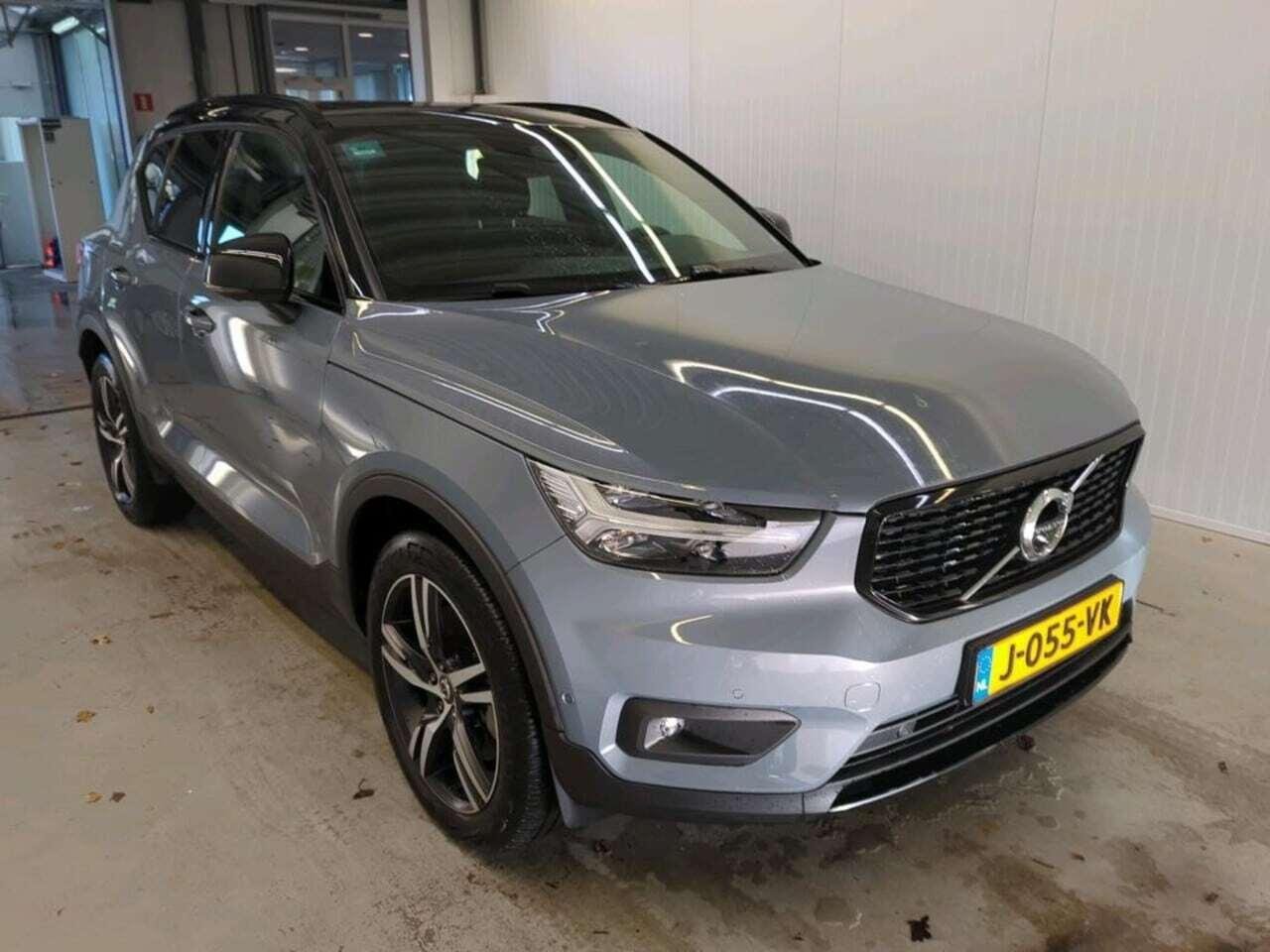 VOLVO XC40 1.5 T5 R photo